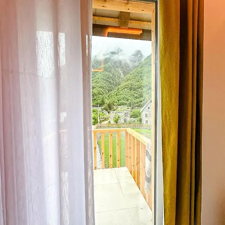 Fryma E Bjeshkeve * Theth