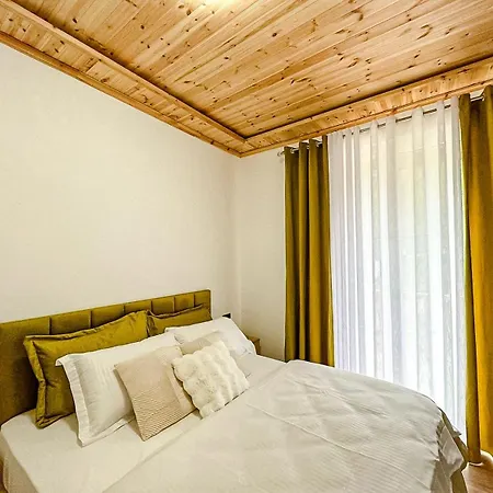 Fryma E Bjeshkeve Theth