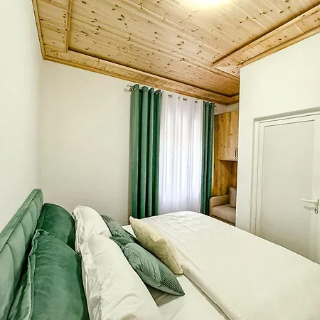 Fryma E Bjeshkeve * Theth