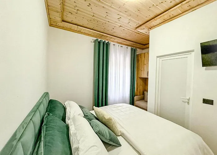 Fryma E Bjeshkeve * Theth